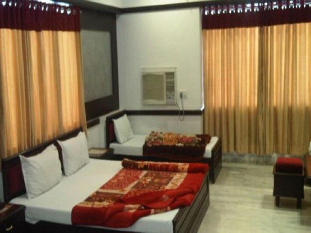 Hotel Ambaji International Ranpur Kültér fotó