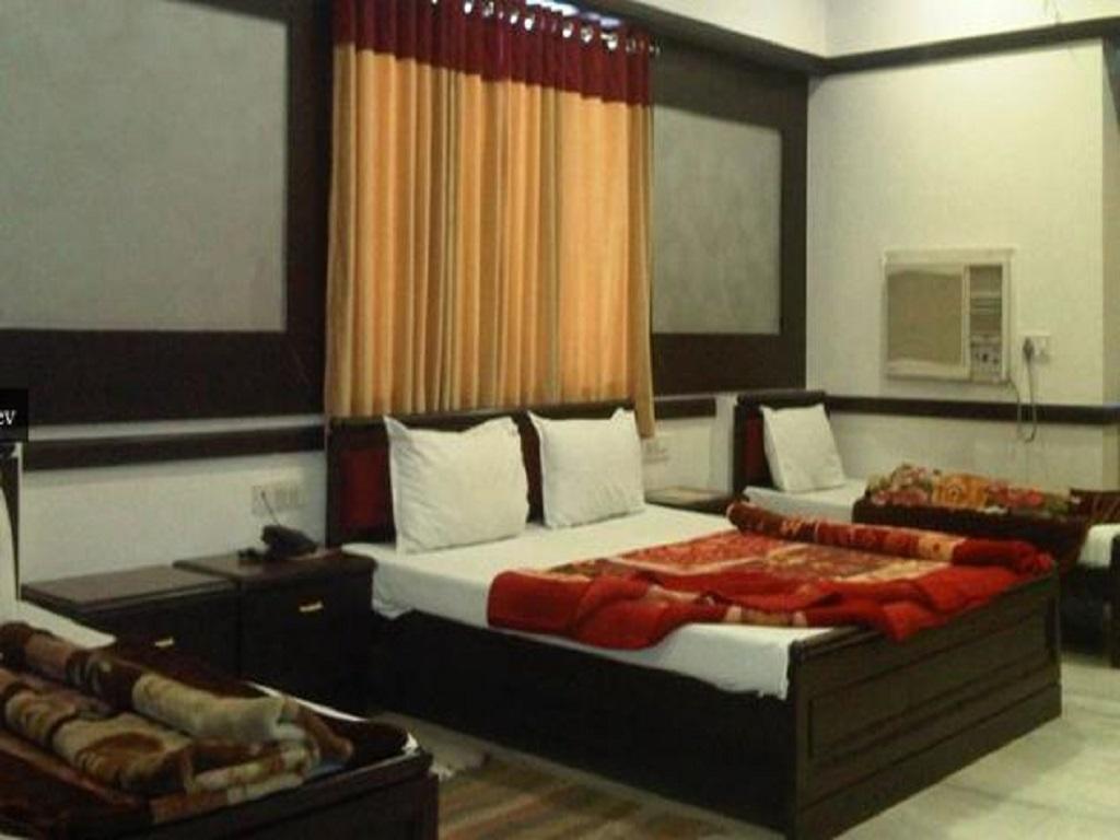Hotel Ambaji International Ranpur Kültér fotó