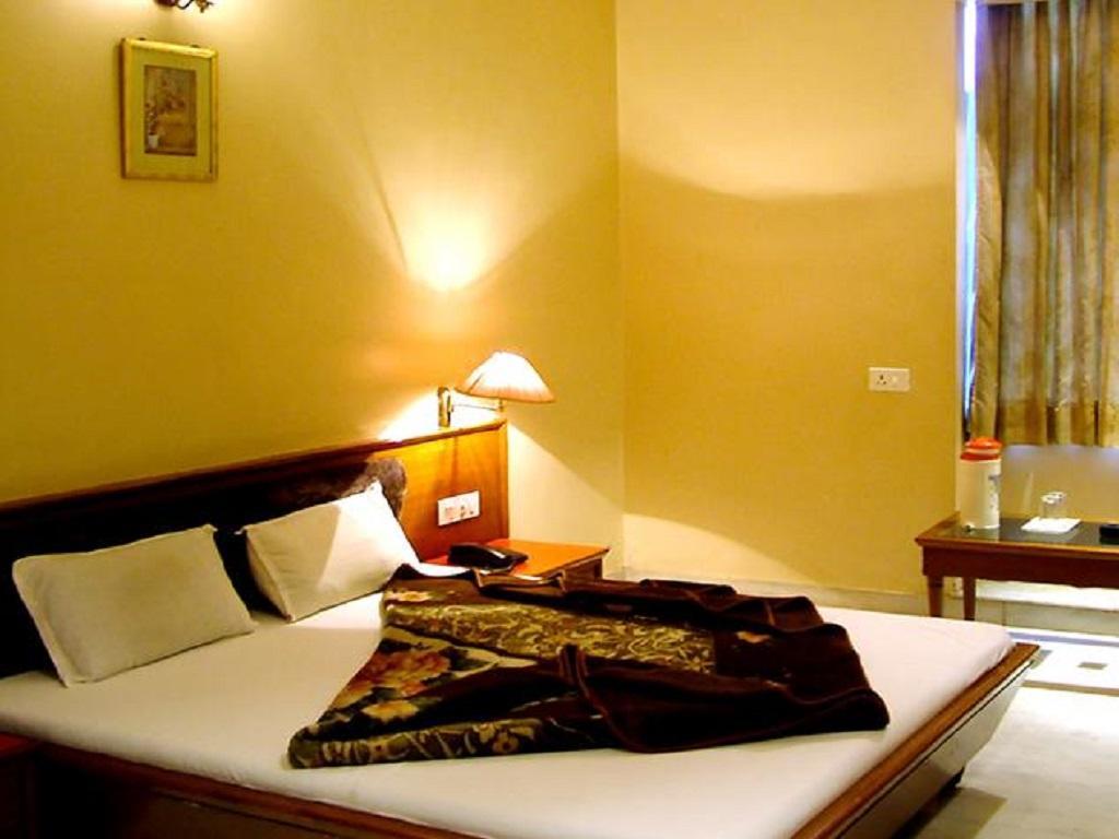Hotel Ambaji International Ranpur Kültér fotó